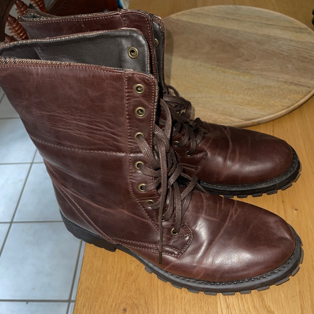 Lace up leather  boots